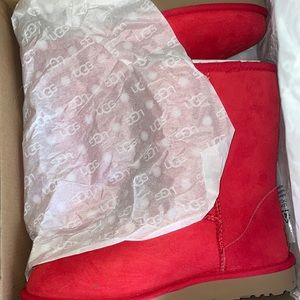 UGG Red Boots  W Classic Short II
